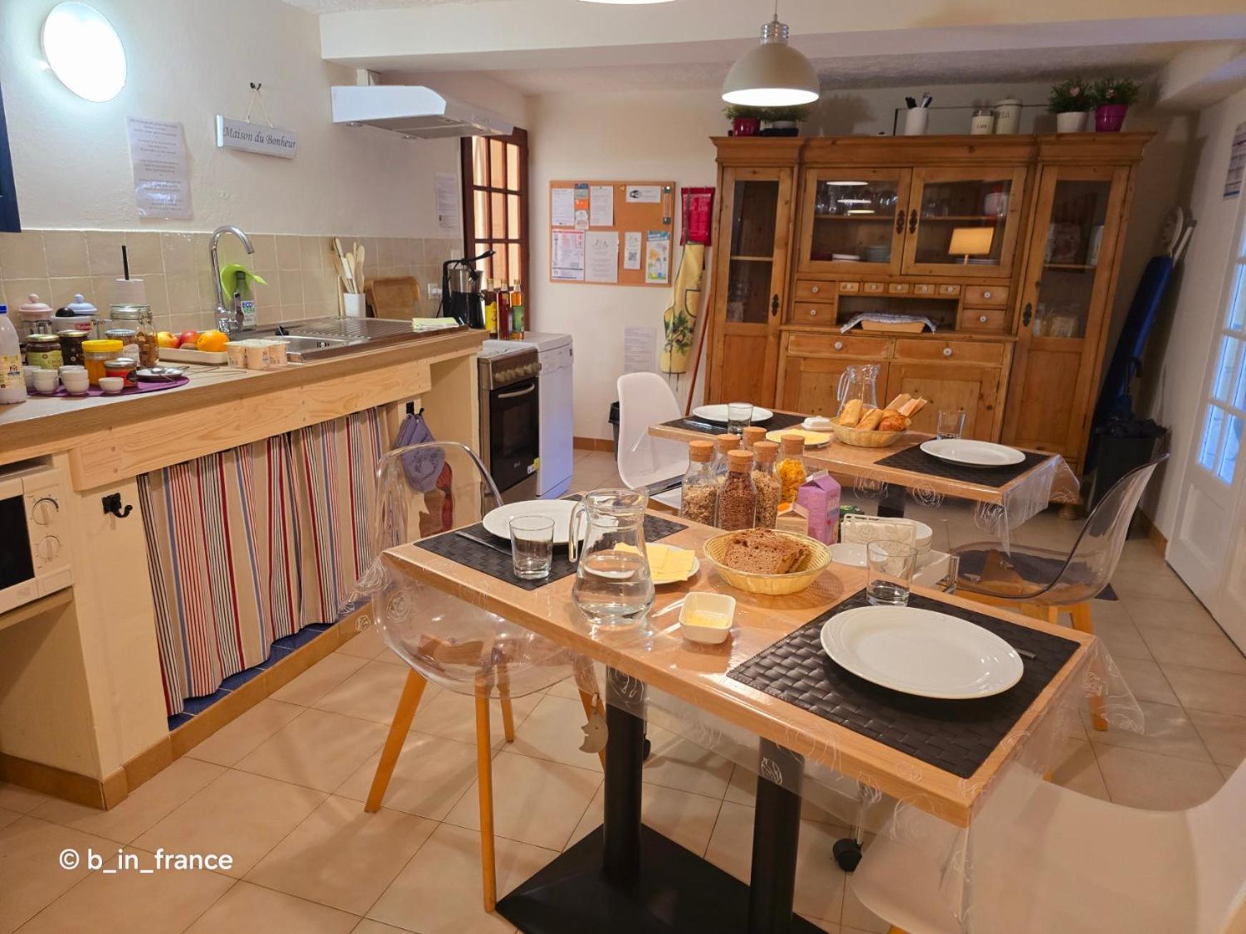 Vacances Castellane Bagian luar foto